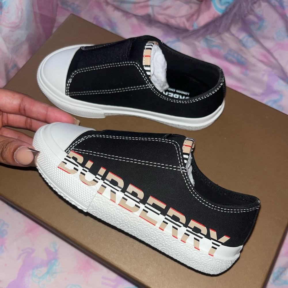 Burberry, size 26